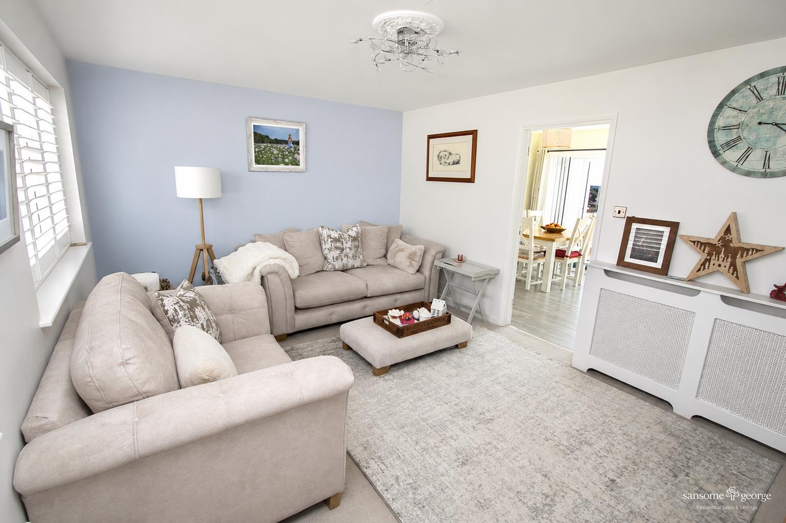 Primrose Close, Purley On Thames, Reading